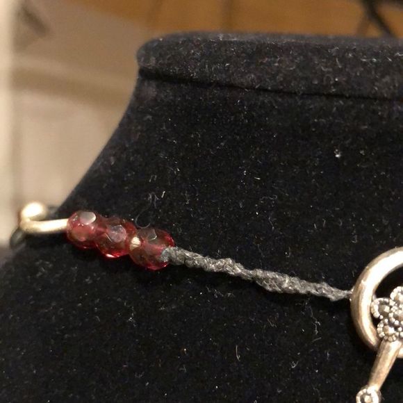 Handmade alabaster and sterling silver necklace - Picture 7 of 8